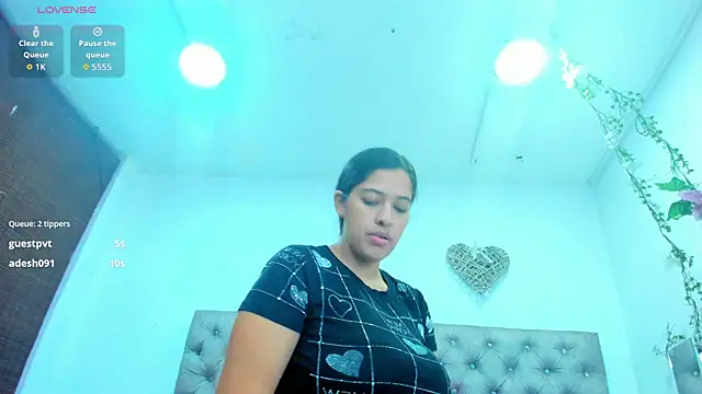 Hannah Miller   online show from 19, 9, 2025
