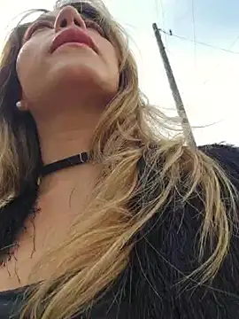 Snapshot of Karen_San_Miguel chatting on 16, 10, 2025 Karen San Miguel online show from 16, 10, 2025