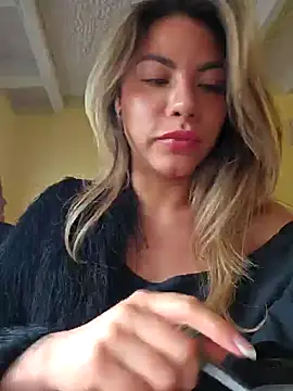 Snapshot of Karen_San_Miguel chatting on 25, 10, 2025 Karen San Miguel online show from 25, 10, 2025