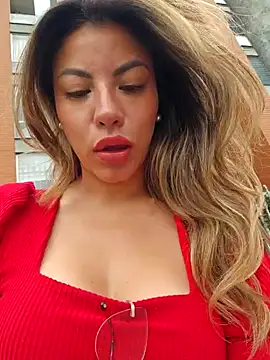 Snapshot of Karen_San_Miguel chatting on 5, 11, 2025 Karen San Miguel online show from 5, 11, 2025