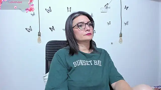 Amie Adams82  online show from 7, 4, 2026