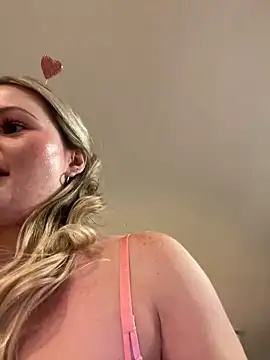 Snapshot of LoveShae_ chatting on 15, 2, 2025 LoveShae online show from 15, 2, 2025