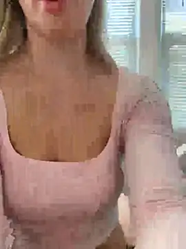 Snapshot of LoveShae_ chatting on 5, 11, 2025 LoveShae online show from 5, 11, 2025