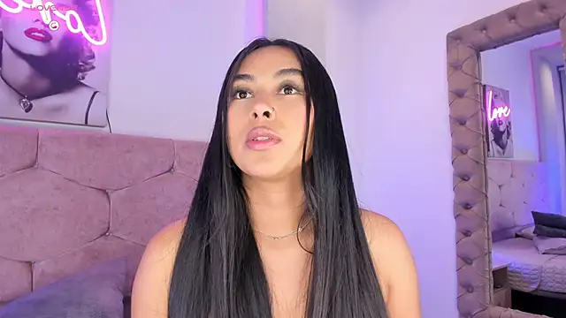 Cameliaa Smiith online show from 12, 12, 2024