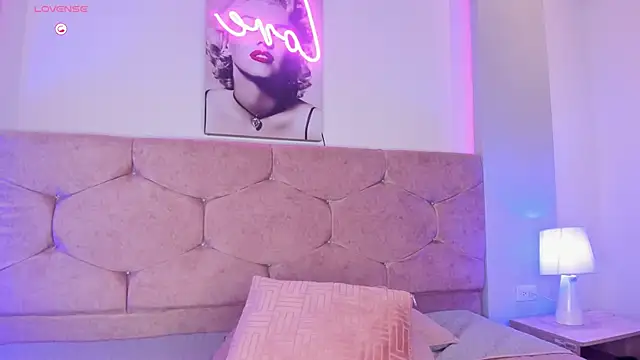 Cameliaa Smiith online show from 13, 12, 2024