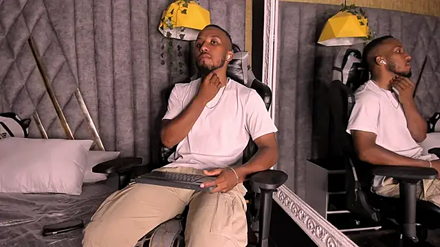 Snapshot of JamesParck chatting on 12, 4, 2026 JamesParck online show from 12, 4, 2026