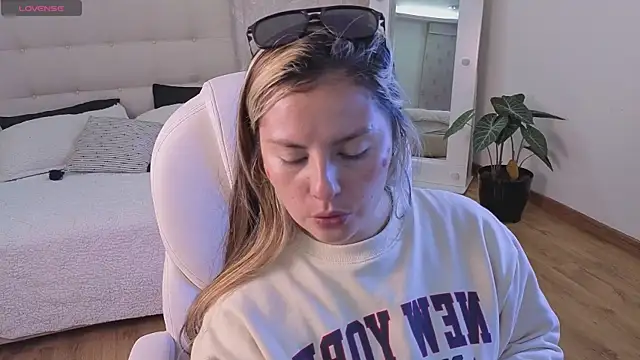 brandy sweet  online show from 27, 9, 2025