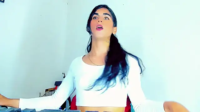Snapshot of hannabigdirty chatting on 4, 2, 2025 hannabigdirty online show from 4, 2, 2025