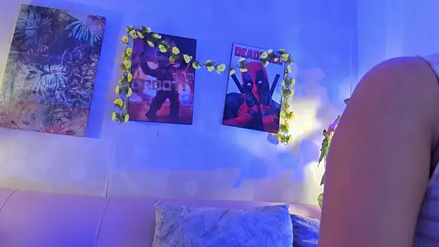 Snapshot of Ari_Baker chatting on 4, 1, 2025 Ari Baker online show from 4, 1, 2025