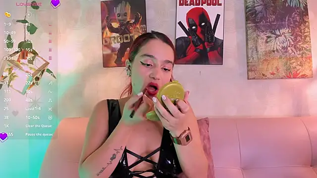 Snapshot of Ari_Baker chatting on 8, 1, 2025 Ari Baker online show from 8, 1, 2025