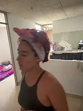 Snapshot of Ari_Baker chatting on 24, 10, 2025 Ari Baker online show from 24, 10, 2025