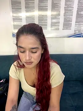 Snapshot of Ari_Baker chatting on 5, 11, 2025 Ari Baker online show from 5, 11, 2025