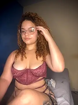Snapshot of Lolacavalona chatting on 25, 10, 2025 Lolacavalona online show from 25, 10, 2025