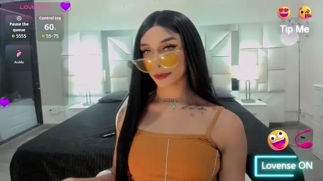 Snapshot of AdharaaMoon chatting on 7, 11, 2025 AdharaaMoon online show from 7, 11, 2025