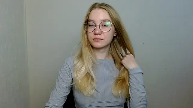 Snapshot of cindi_hot chatting on 11, 11, 2025 cindi hot online show from 11, 11, 2025