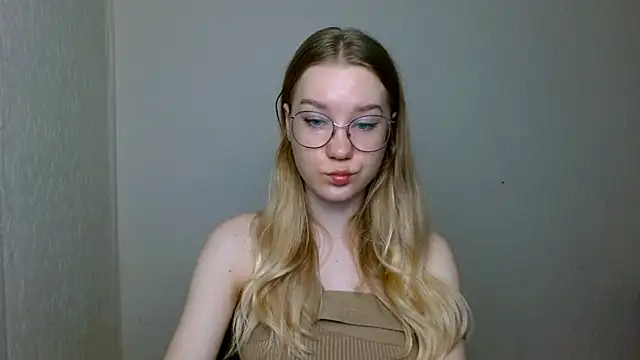 Snapshot of cindi_hot chatting on 1, 12, 2025 cindi hot online show from 1, 12, 2025