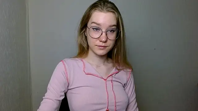 Snapshot of cindi_hot chatting on 4, 12, 2025 cindi hot online show from 4, 12, 2025