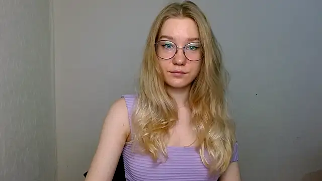 Snapshot of cindi_hot chatting on 5, 12, 2025 cindi hot online show from 5, 12, 2025