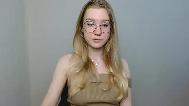 Snapshot of cindi_hot chatting on 7, 1, 2026 cindi hot online show from 7, 1, 2026