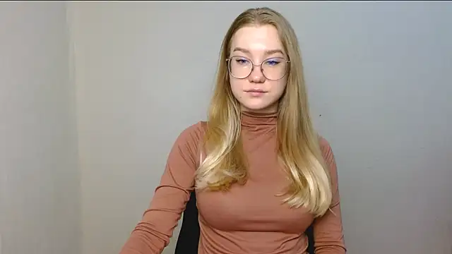 Snapshot of cindi_hot chatting on 6, 4, 2026 cindi hot online show from 6, 4, 2026