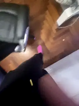 1ninefellababy online show from 17, 12, 2025