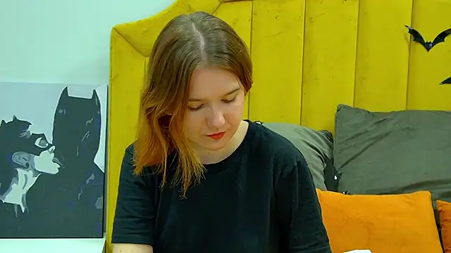 Snapshot of LessySmith chatting on 27, 10, 2025 LessySmith online show from 27, 10, 2025