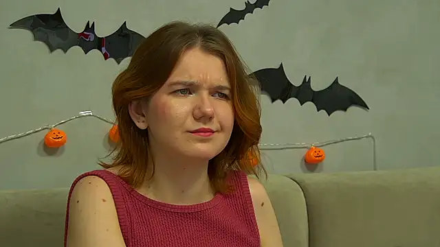 Snapshot of LessySmith chatting on 2, 11, 2025 LessySmith online show from 2, 11, 2025