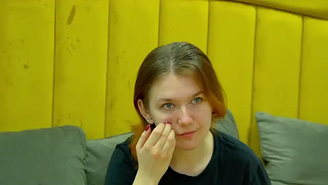 Snapshot of LessySmith chatting on 7, 11, 2025 LessySmith online show from 7, 11, 2025