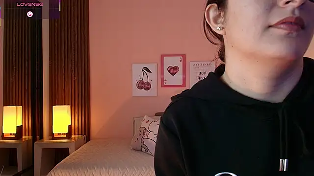 Snapshot of alina_martinelli chatting on 25, 2, 2026 alina martinelli online show from 25, 2, 2026