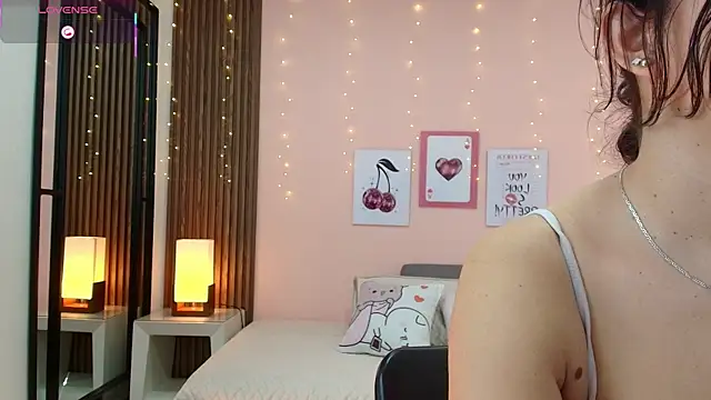 Snapshot of alina_martinelli chatting on 26, 2, 2026 alina martinelli online show from 26, 2, 2026