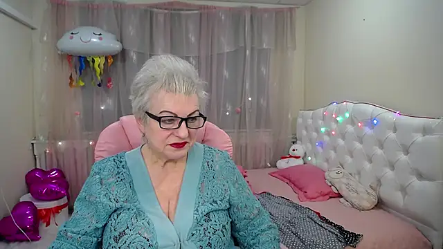 KayleSmoll online show from 25, 1, 2025