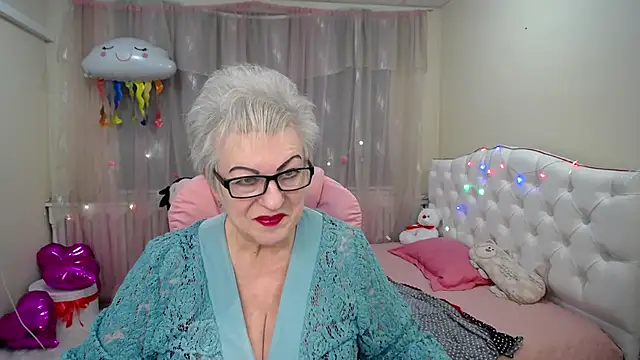 KayleSmoll online show from 25, 1, 2025