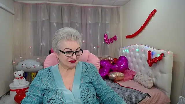KayleSmoll online show from 1, 2, 2025