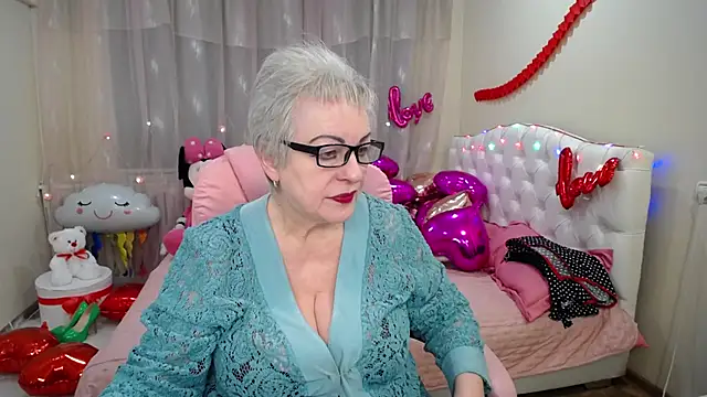 KayleSmoll online show from 1, 2, 2025