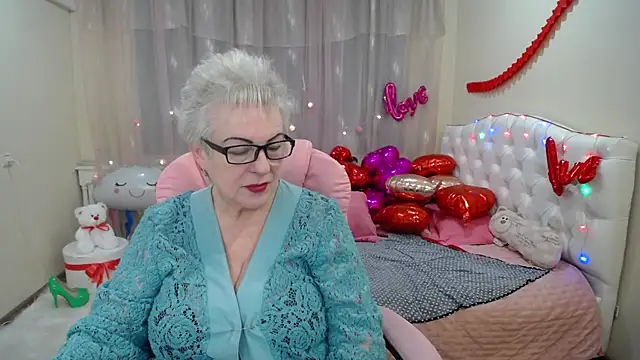 KayleSmoll online show from 9, 2, 2025