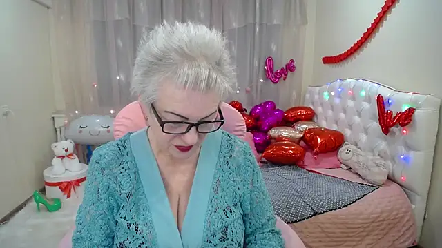 KayleSmoll online show from 9, 2, 2025