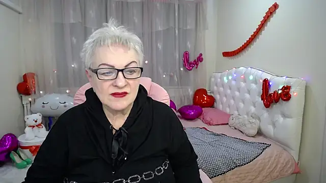 KayleSmoll online show from 12, 2, 2025