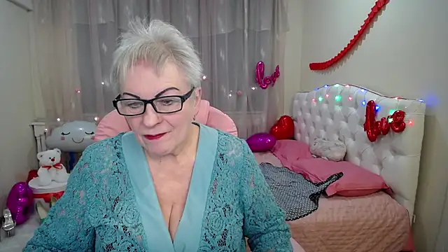KayleSmoll online show from 26, 2, 2025