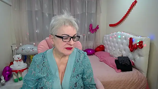 KayleSmoll online show from 26, 2, 2025