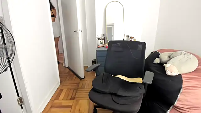 cinnamon rosa online show from 29, 1, 2025