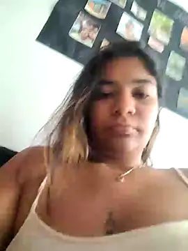 Snapshot of Sofythom1 chatting on 11, 11, 2025 Sofythom1 online show from 11, 11, 2025