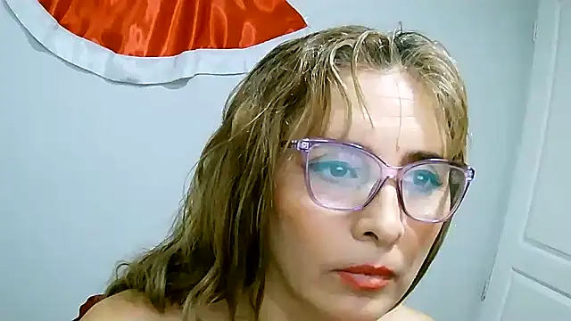 leona- online show from 6, 1, 2025