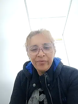 leona- online show from 8, 1, 2025