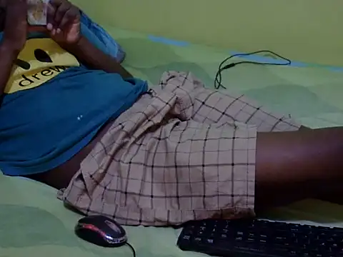 Snapshot of QUEEN-LIZ chatting on 12, 9, 2025 QUEEN-LIZ online show from 12, 9, 2025