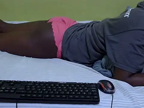 Snapshot of QUEEN-LIZ chatting on 9, 11, 2025 QUEEN-LIZ online show from 9, 11, 2025