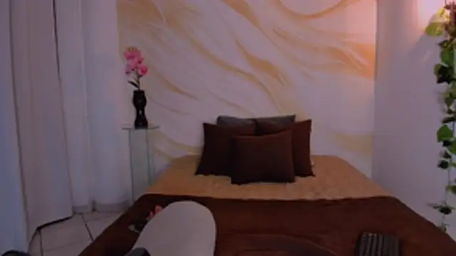 Snapshot of CherryBlossomm_ chatting on 4, 12, 2025 CherryBlossomm online show from 4, 12, 2025