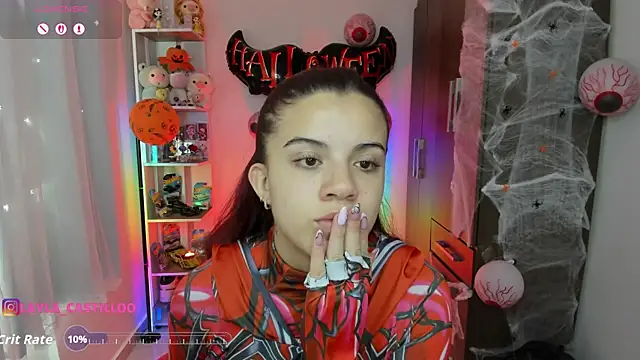 Layla castilloo online show from 14, 10, 2025