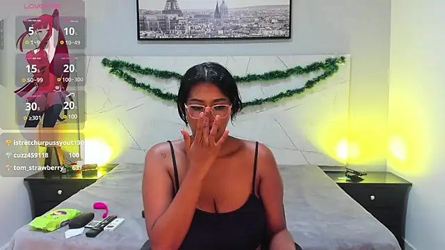 Snapshot of LAYLATAYLOR_ chatting on 13, 12, 2024 LAYLATAYLOR online show from 13, 12, 2024