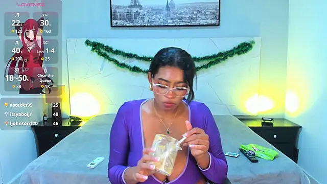 Snapshot of LAYLATAYLOR_ chatting on 27, 12, 2024 LAYLATAYLOR online show from 27, 12, 2024