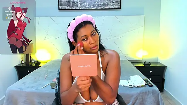 Snapshot of LAYLATAYLOR_ chatting on 15, 1, 2025 LAYLATAYLOR online show from 15, 1, 2025